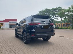 Toyota Fortuner 2.4 VRZ AT 2021 5