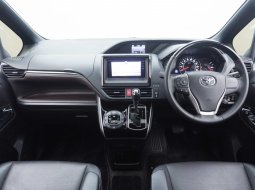 Toyota Voxy 2.0 AT 2018 Putih 8
