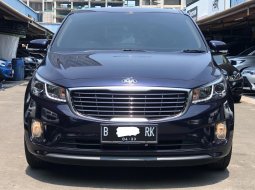 KIA GRAND SEDONA ULTIMATE AT BIRU 2017 PROMO MURAH!!