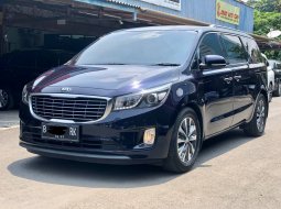 Kia Grand Sedona Ultimate 2017 Biru