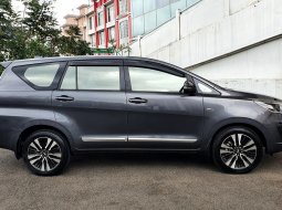 Lokasi jakarta Toyota Kijang Innova V 2021 Abu-abu matic km 13rb dp 75 jt saja 4