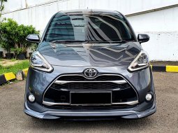 Dp Murah Toyota Sienta Q 1.5L AT 2017 Abu