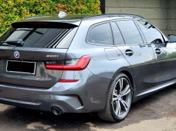 (Low Miles) BMW 320i Touring M Sport Wagon AT 2020 Grey 5