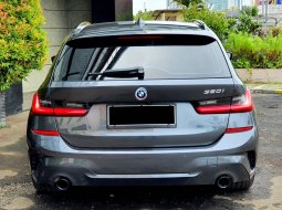 (Low Miles) BMW 320i Touring M Sport Wagon AT 2020 Grey 6