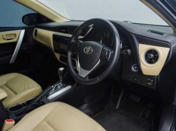 Toyota Corolla Altis V 2017 11