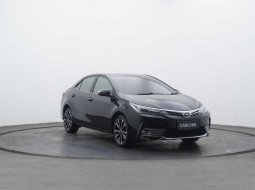 Toyota Corolla Altis V 2017 Hitam 1