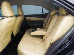Toyota Corolla Altis V 2017 Hitam 8