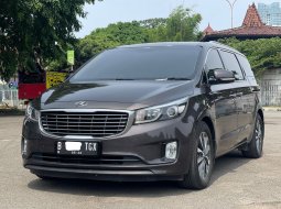 Kia Grand Sedona Ultimate 2017 Coklat 3