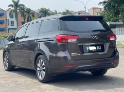 Kia Grand Sedona Ultimate 2017 Coklat 4