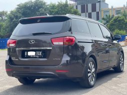 Kia Grand Sedona Ultimate 2017 Coklat 6