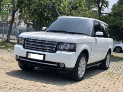 Land Rover Range Rover Vogue Supercharged AT 2012 Putih