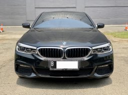 BMW 5 Series 530i M Sport AT 2020 Hitam