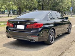 BMW 5 Series 530i M Sport AT 2020 Hitam 4