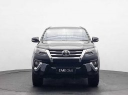 Toyota Fortuner 2.4 VRZ AT 2016
PROMO DP 10 PERSEN/CICILAN 9 JUTAAN 6