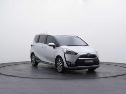 Promo Toyota Sienta V 2017 murah 1