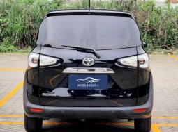 Toyota Sienta 1.5 V MPV AT HITAM DP 19,9 Jt No pOL Genap 2