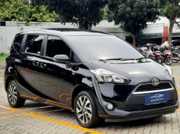 Toyota Sienta 1.5 V MPV AT HITAM DP 19,9 Jt No pOL Genap 9