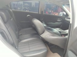 Honda HR-V E CVT 1.5 AT 2018 Good Condition 4