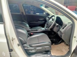 Honda HR-V E CVT 1.5 AT 2018 Good Condition 5