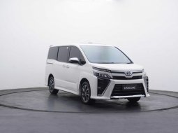 Toyota Voxy 2.0 A/T 2018 Minivan. MOBIL BEKAS BERKUALITAS GARANSI 1 TAHUN 1