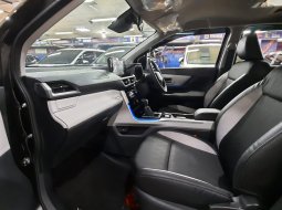 Toyota Veloz 1.5 A/T Q TSS KM 14RB mobil bekas rasa baru 15