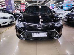 Toyota Camry 2017 2.5 V  Hitam km rendah pajak panjang siap pklakai