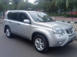 Dijual NISSAN XTRAIL ST 2.0 cvt MATIC 2013 2