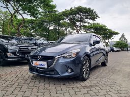 Mazda 2 R 2016 Abu-abu, Good Condition