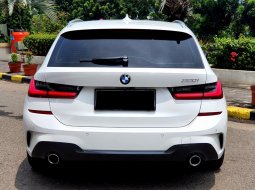 BMW 3 Series 320i M Sport 2021 Wagon touring km 8rban putih cash kredit proses bisa dibantu 3