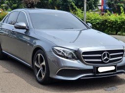 Mercedes-Benz E-Class E 300 SportStyle Avantgarde Line 2019 km 1 ribuan abu cash kredit proses bisa 1