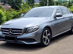 Mercedes-Benz E-Class E 300 SportStyle Avantgarde Line 2019 km 1 ribuan abu cash kredit proses bisa 2