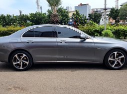 Mercedes-Benz E-Class E 300 SportStyle Avantgarde Line 2019 km 1 ribuan abu cash kredit proses bisa 4