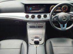 Mercedes-Benz E-Class E 300 SportStyle Avantgarde Line 2019 km 1 ribuan abu cash kredit proses bisa 8
