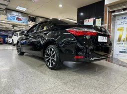 Toyota Corolla Altis  20171.8 Automatic km 30.000 9