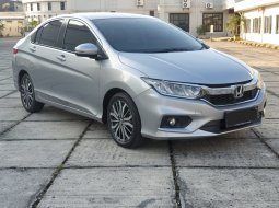 Honda city e at 2018 silver 4