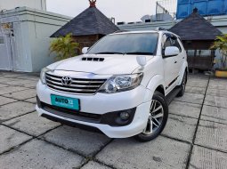 Toyota Fortuner 2.5 G VNT TRD Matic 2012 Diesel 4