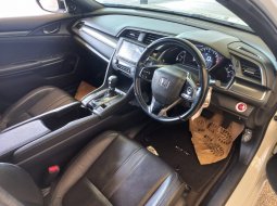 Honda Civic Hatchback RS 2018 Putih 9