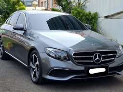 Mercedes-Benz E-Class E 300 SportStyle Avantgarde Line 2019 abu km 1 rban dp 150 jt cash kredit bisa
