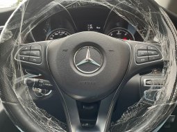 Mercedes-Benz V-Class V 220 2016 Hitam 10