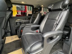 Mercedes-Benz V-Class V 220 2016 Hitam 12