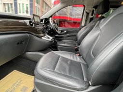 Mercedes-Benz V-Class V 220 2016 Hitam 13