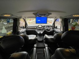 Mercedes-Benz V-Class V 220 2016 Hitam 15