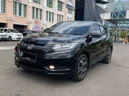 Honda HR-V 1.8L Prestige 2016 Hitam 5