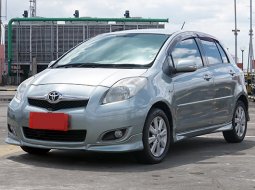 Toyota Yaris S 2010 Silver 2