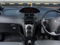 Toyota Yaris S 2010 Silver 6