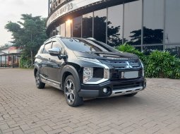 Mitsubishi Xpander Cross New Premium Package CVT Matic 2021 Hitam Rem Tangan Electric
