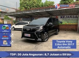 Toyota Voxy 2.0cc Automatic Th.2017
