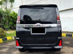 Dp Murah Toyota Voxy 2.0L AT 2019 Hitam 8