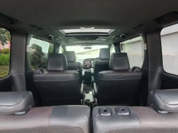 Dp Murah Toyota Voxy 2.0L AT 2019 Hitam 21