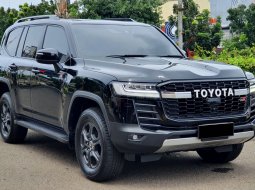 ALL NEW Toyota Land Cruiser 300 GR S TSS AT 2021 Hitam (70Th Anniversary)